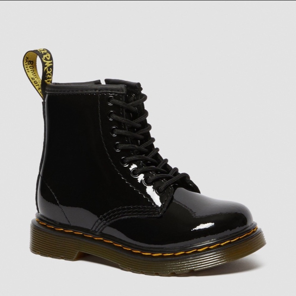 DR MARTENS Patent Leather Lace Up Boot Size 11!